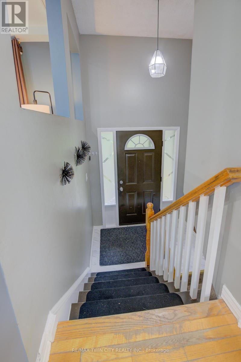 80 Folkstone Crescent, Kitchener, Ontario  N2E 2S5 - Photo 3 - X12165727
