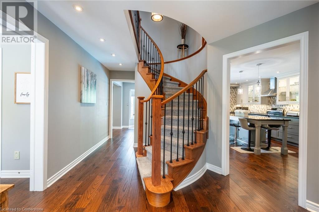 2431 Baxter Crescent, Burlington, Ontario  L7M 4A1 - Photo 4 - 40731285