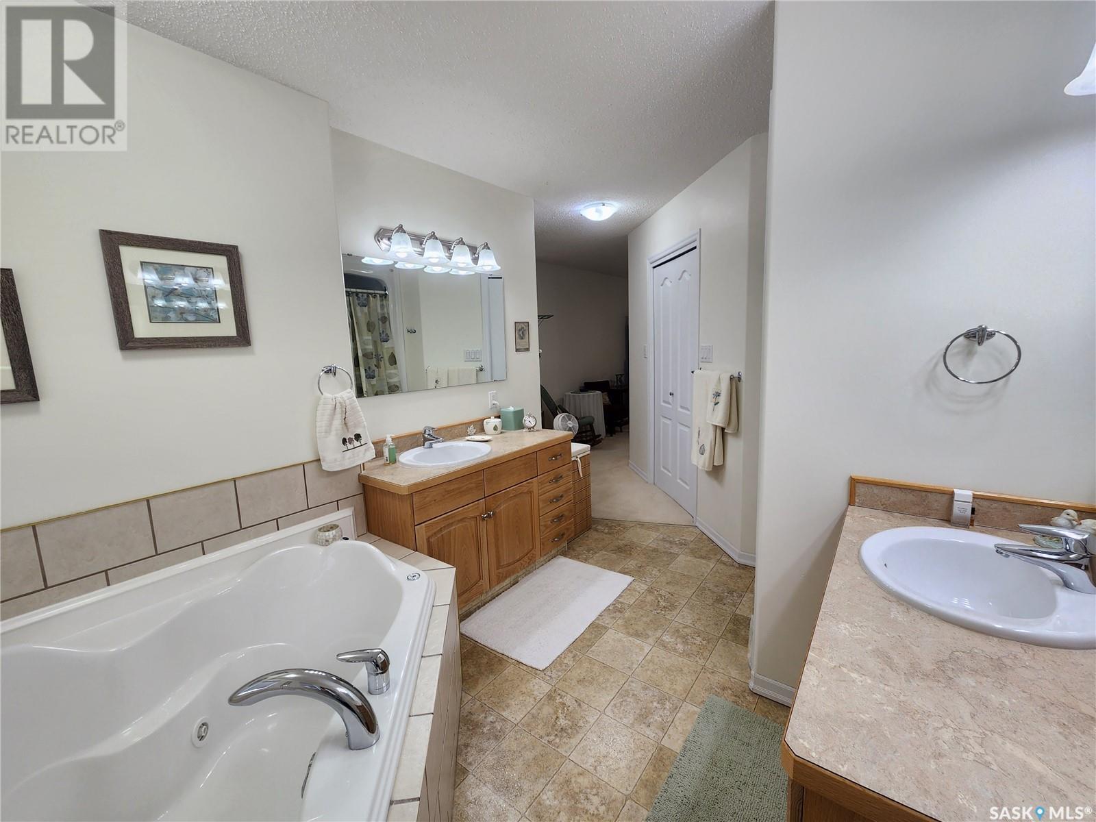 225 3rd Street, Weyburn Rm No. 67, Saskatchewan  S0C 1X0 - Photo 27 - SK006771