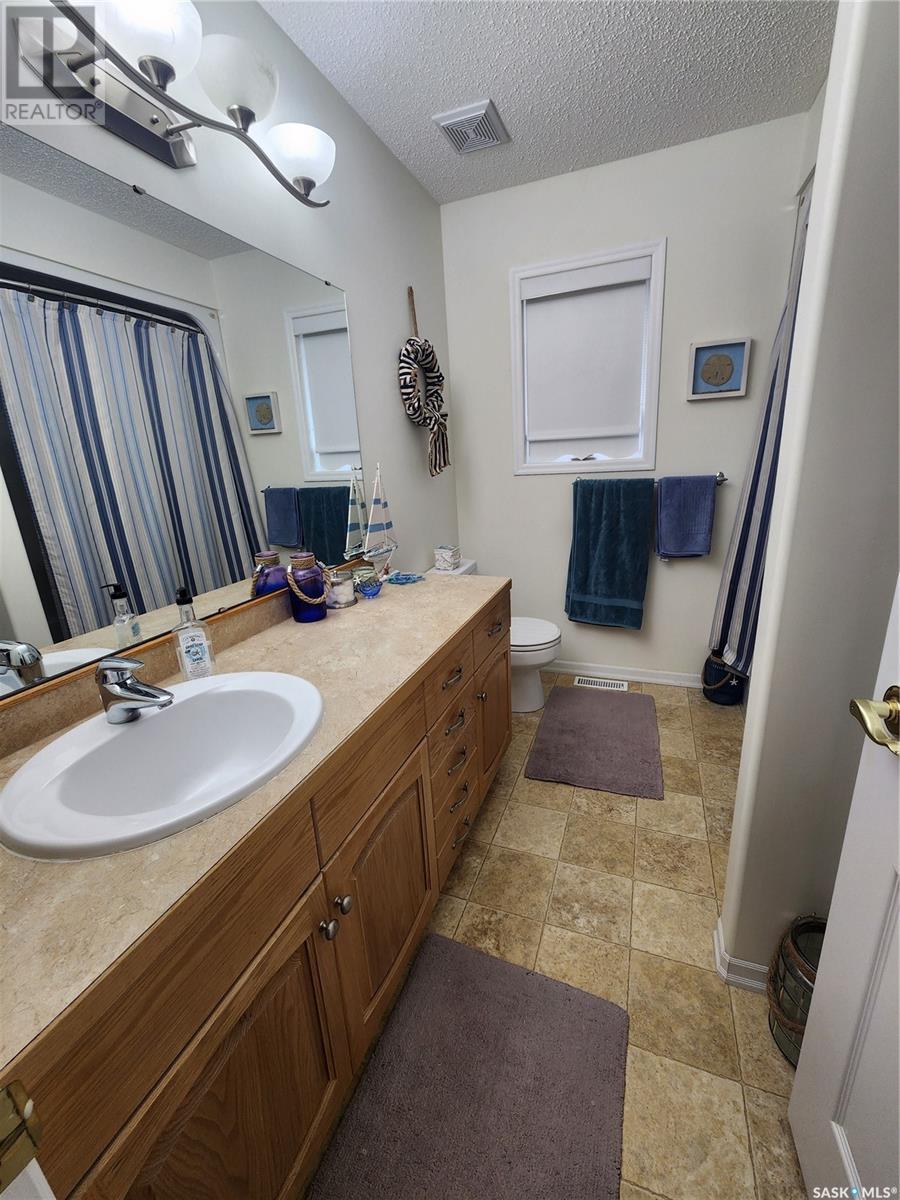 225 3rd Street, Weyburn Rm No. 67, Saskatchewan  S0C 1X0 - Photo 38 - SK006771