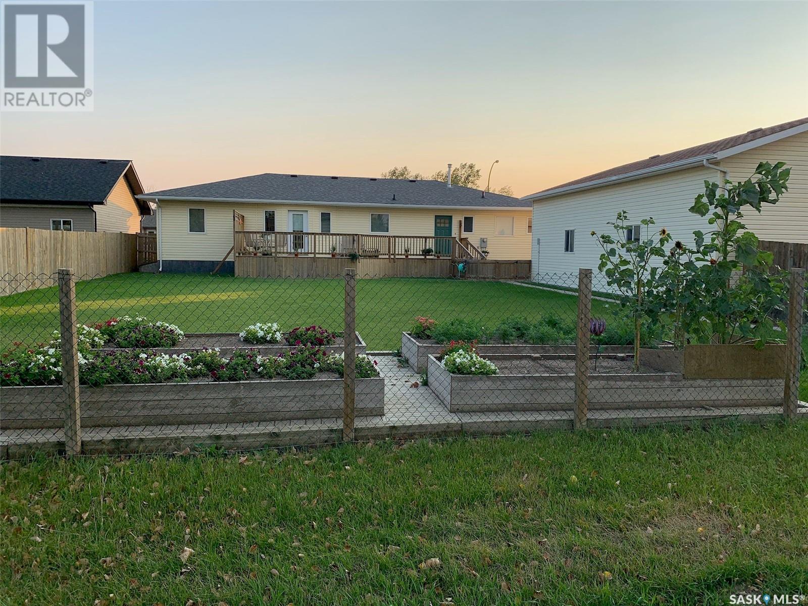225 3rd Street, Weyburn Rm No. 67, Saskatchewan  S0C 1X0 - Photo 48 - SK006771