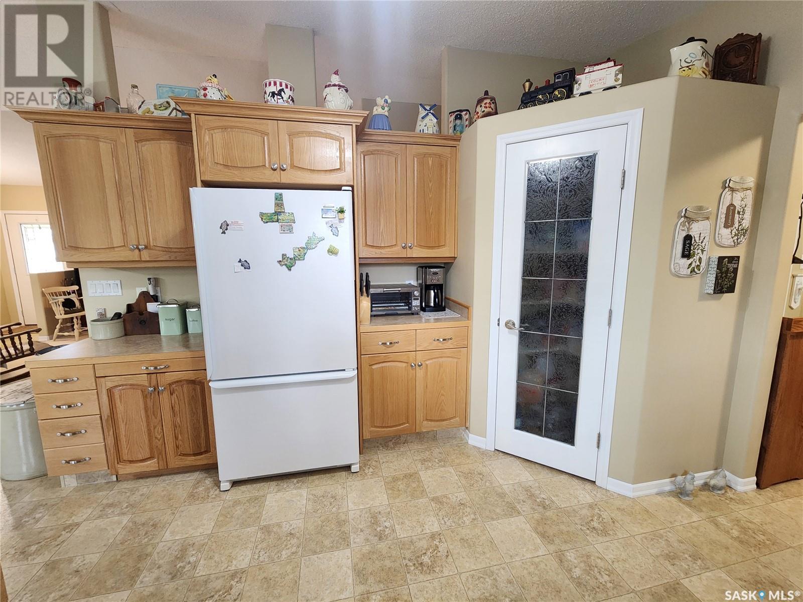 225 3rd Street, Weyburn Rm No. 67, Saskatchewan  S0C 1X0 - Photo 5 - SK006771