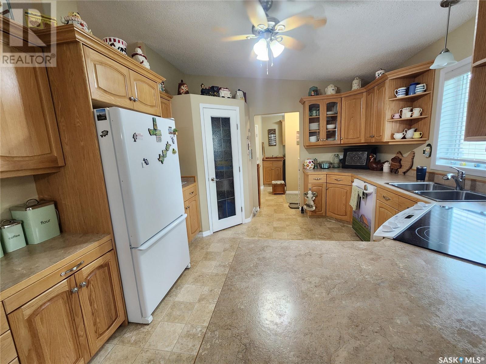 225 3rd Street, Weyburn Rm No. 67, Saskatchewan  S0C 1X0 - Photo 7 - SK006771