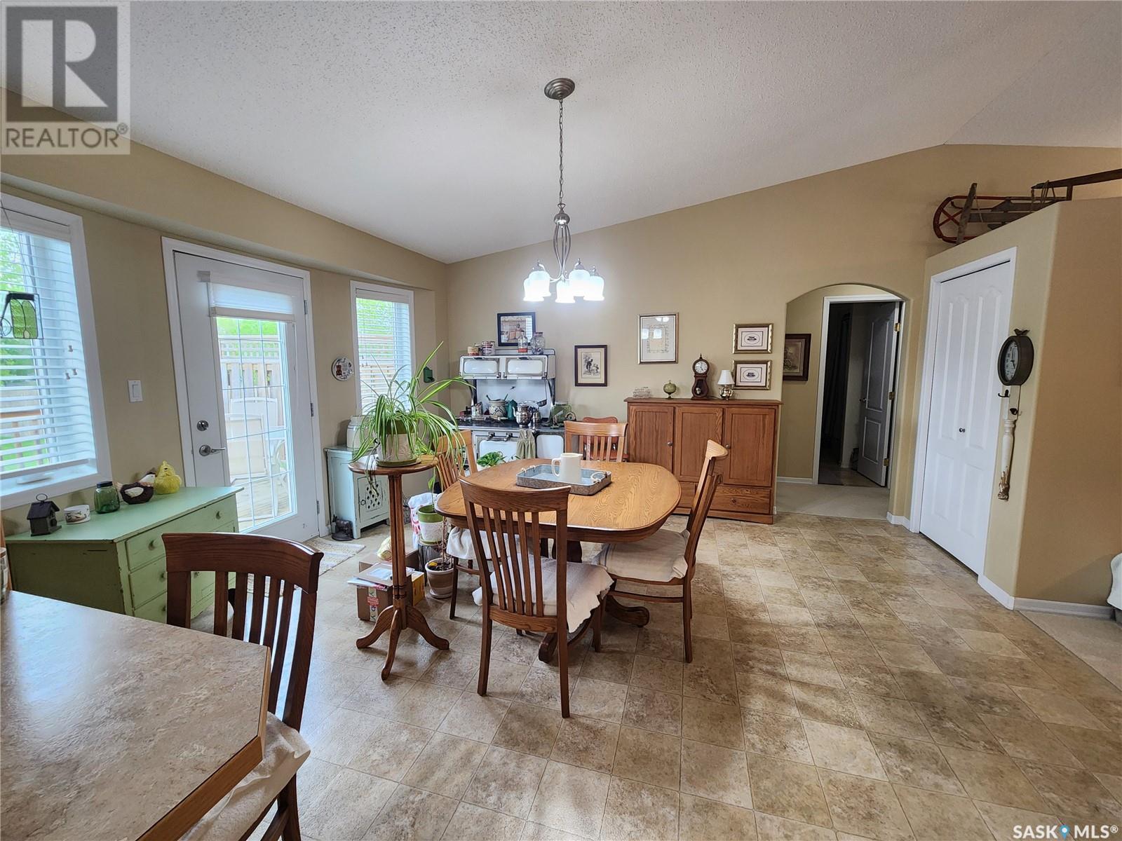 225 3rd Street, Weyburn Rm No. 67, Saskatchewan  S0C 1X0 - Photo 9 - SK006771