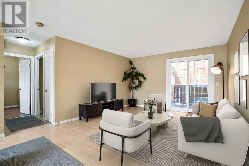 Property at 31 Castleglen Crescent NE image 3