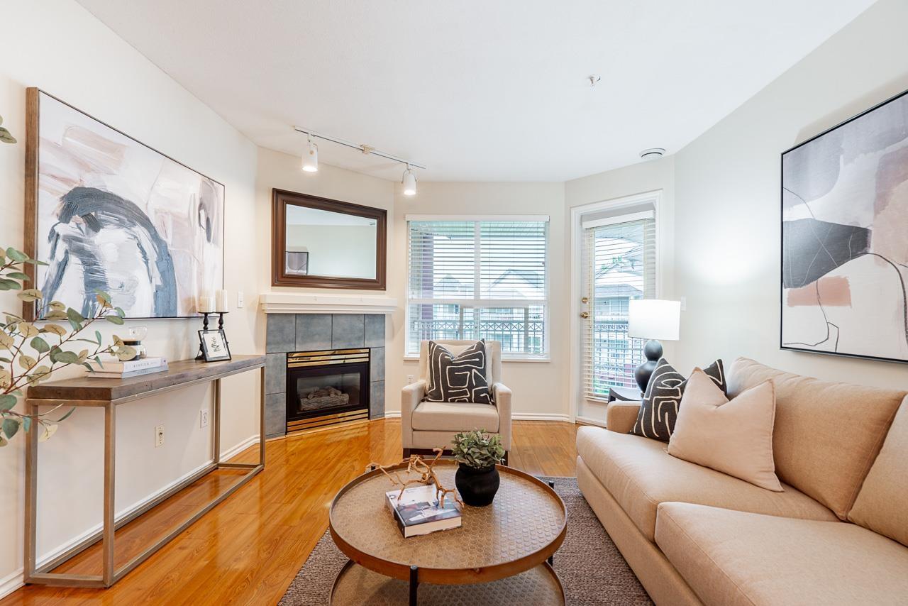421 8068 120a Street, Surrey, British Columbia  V3W 3P3 - Photo 1 - R3004630