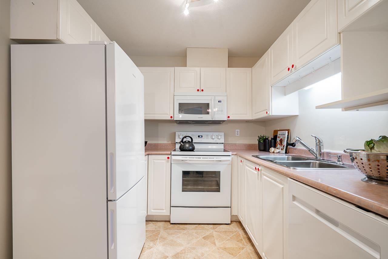421 8068 120a Street, Surrey, British Columbia  V3W 3P3 - Photo 5 - R3004630