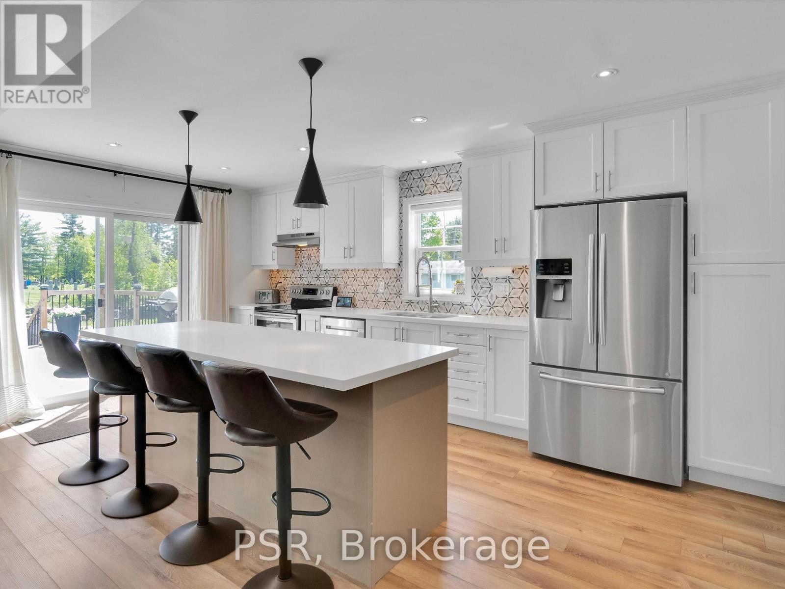 13 Quinn Forest Drive, Bracebridge (Macaulay), Ontario  P1L 0C8 - Photo 9 - X12165467