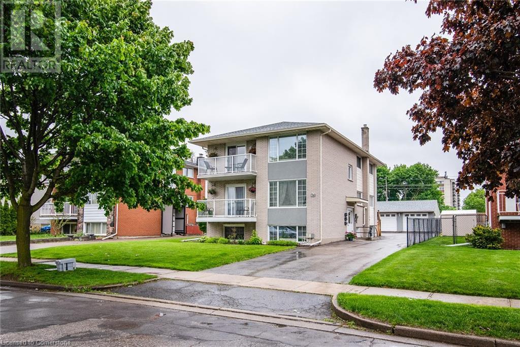 Property at 82 CARNABY Crescent image 2