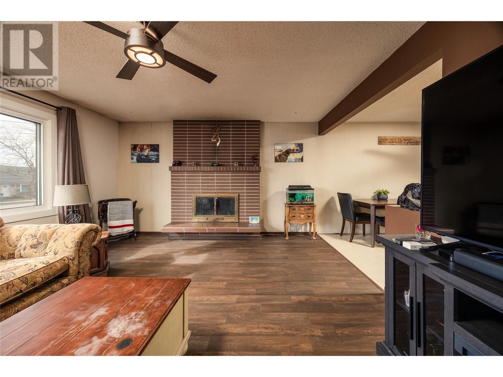 Property at 710 Hollydell Road image 5
