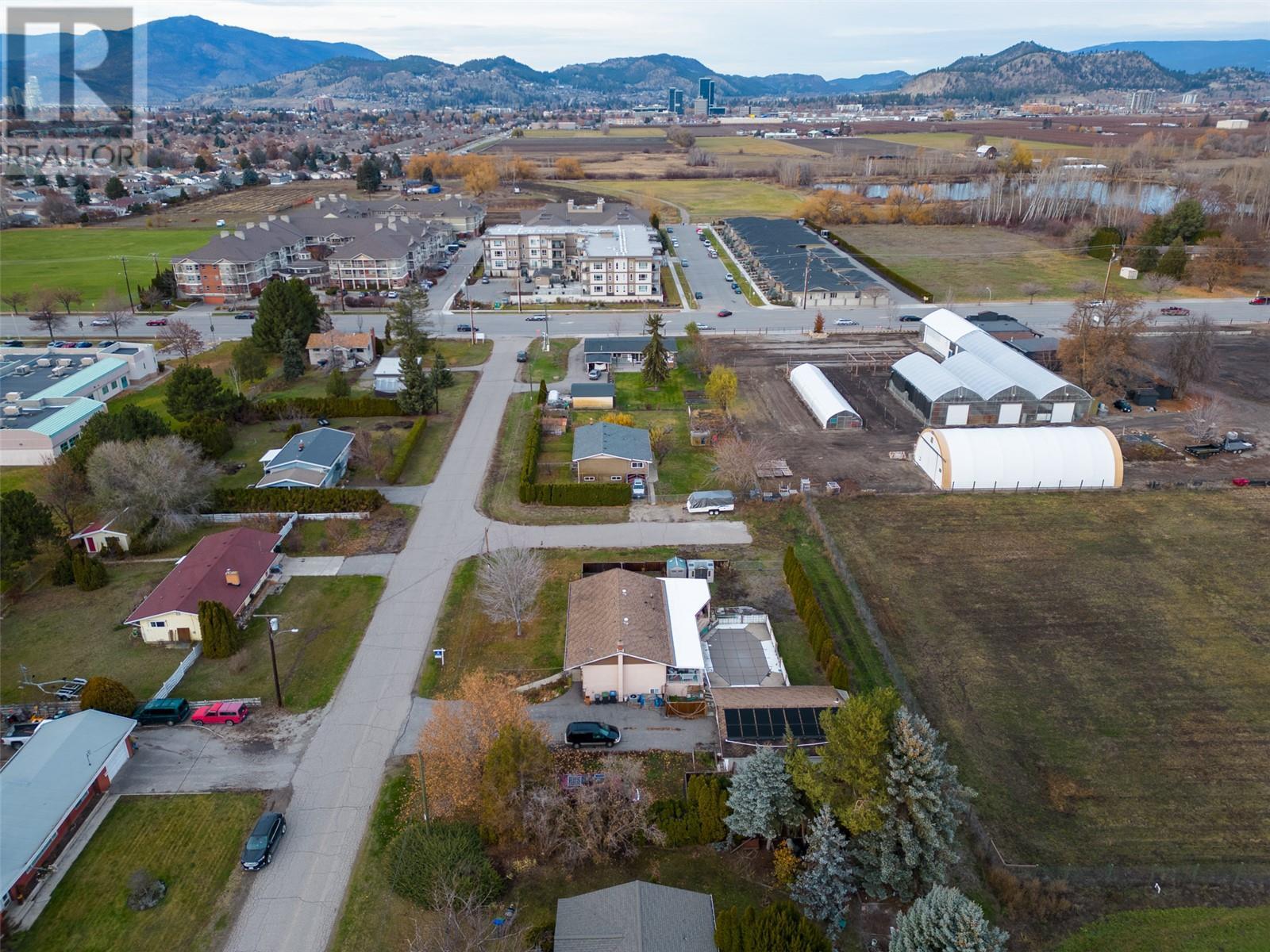 3219 St. Amand Road, Kelowna, BC V1W3P2