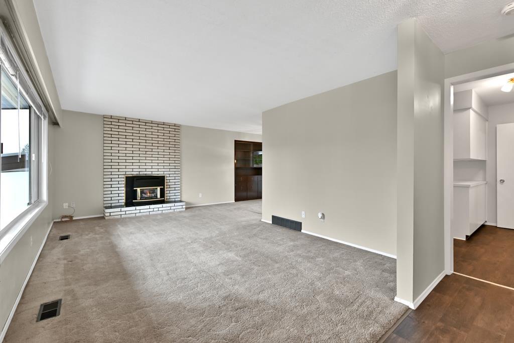 Property at 2305 BROADWAY STREET image 4