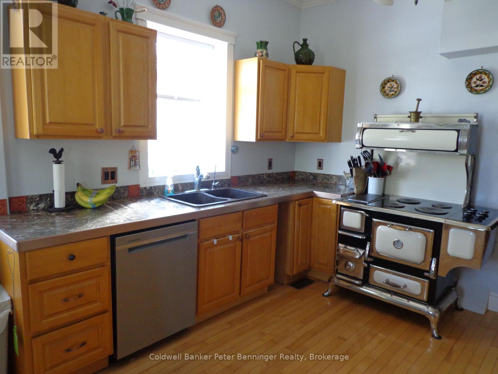 286 Victoria Street S, Arran-Elderslie, Ontario  N0G 2N0 - Photo 8 - X12136694