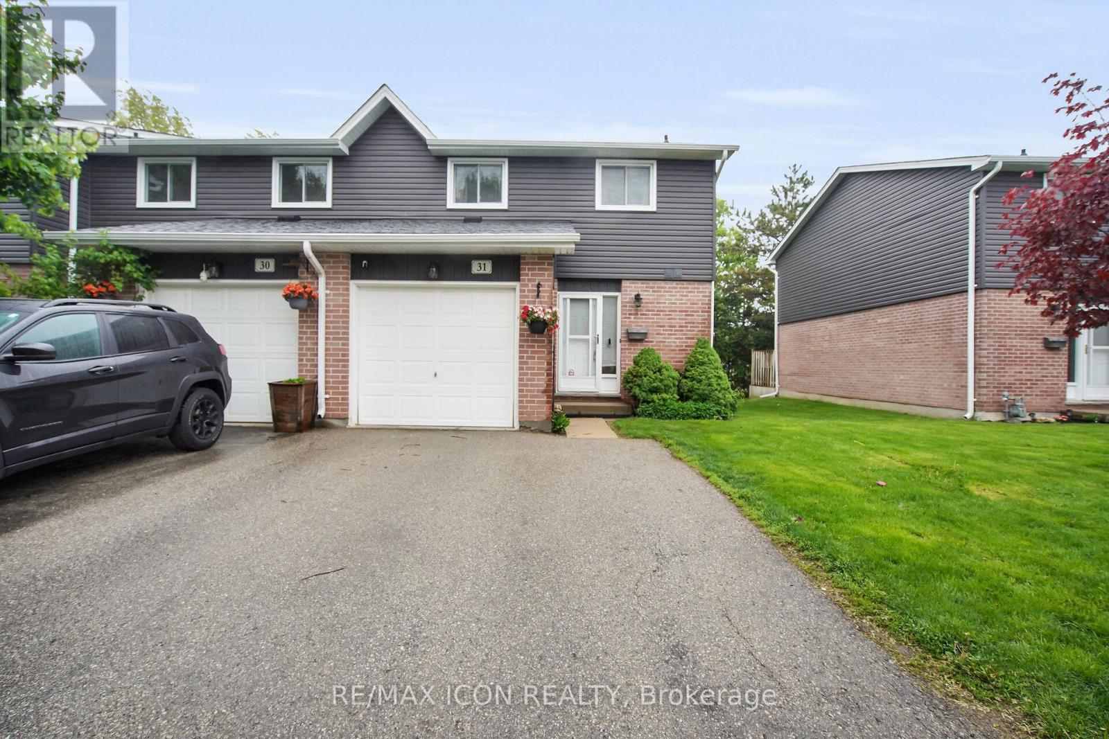 Photo 3 of 34 for 31 - 131 Bonaventure Drive