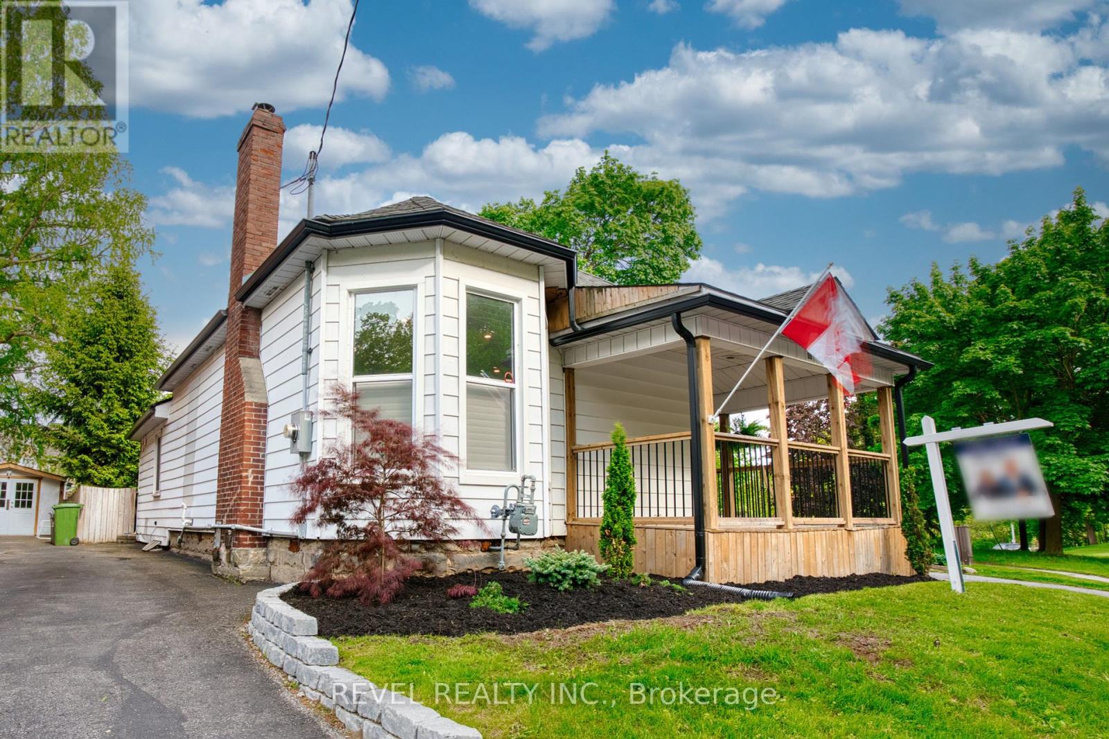 99 Elgin Street, St. Thomas, Ontario  N5R 3M5 - Photo 2 - X12166081