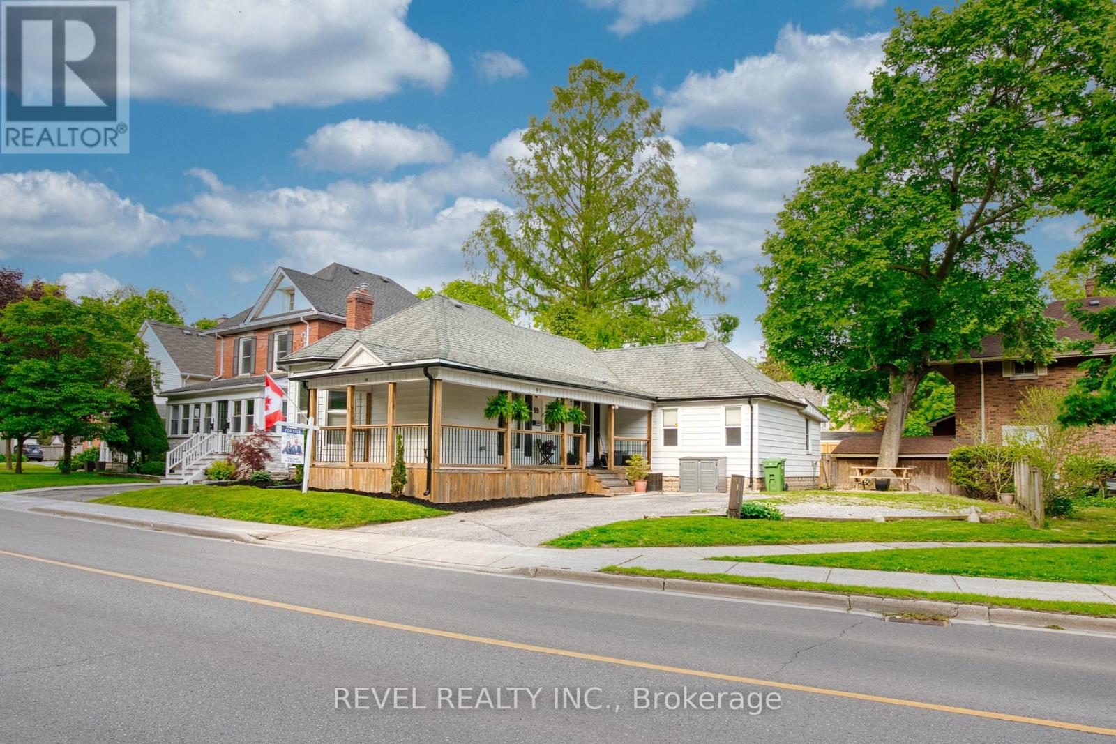 99 Elgin Street, St. Thomas, Ontario  N5R 3M5 - Photo 4 - X12166081
