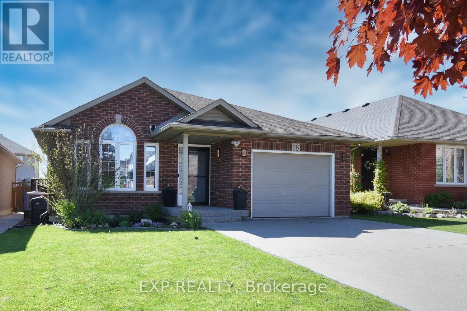 Property at 16 HOLLYBANK WAY image 2