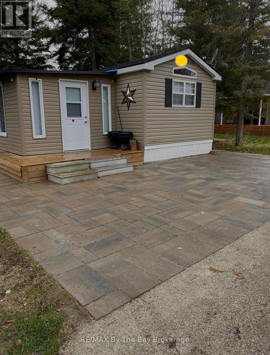 263 - 85 Theme Park Drive, Wasaga Beach, Ontario  L9Z 1X7 - Photo 6 - S12165965