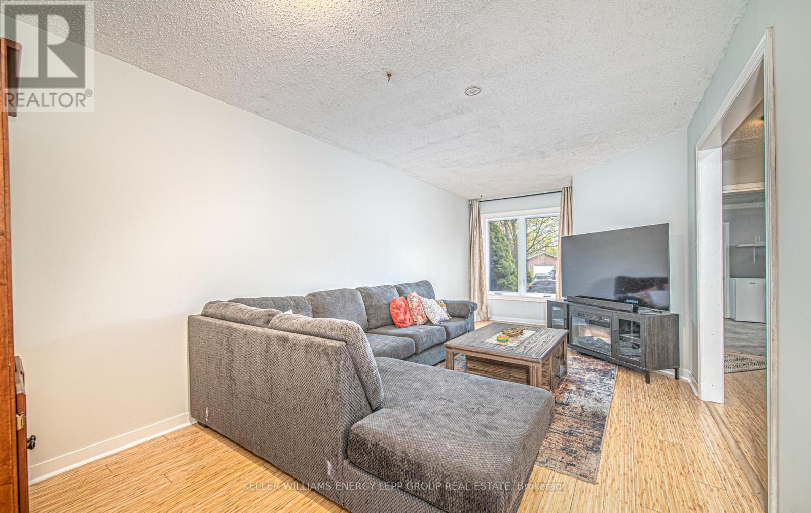 6 Goldring Drive, Whitby, Ontario  L1P 1C1 - Photo 8 - E12166077
