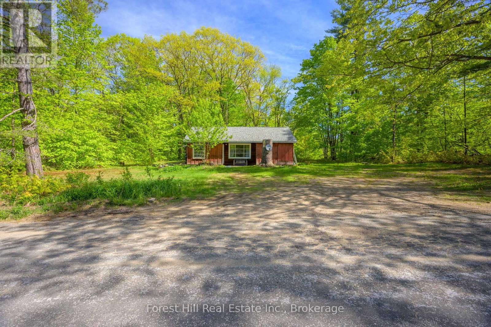 1015 Kidd Street, Muskoka Lakes (Wood (Muskoka Lakes)), Ontario  P0C 1M0 - Photo 3 - X12165906