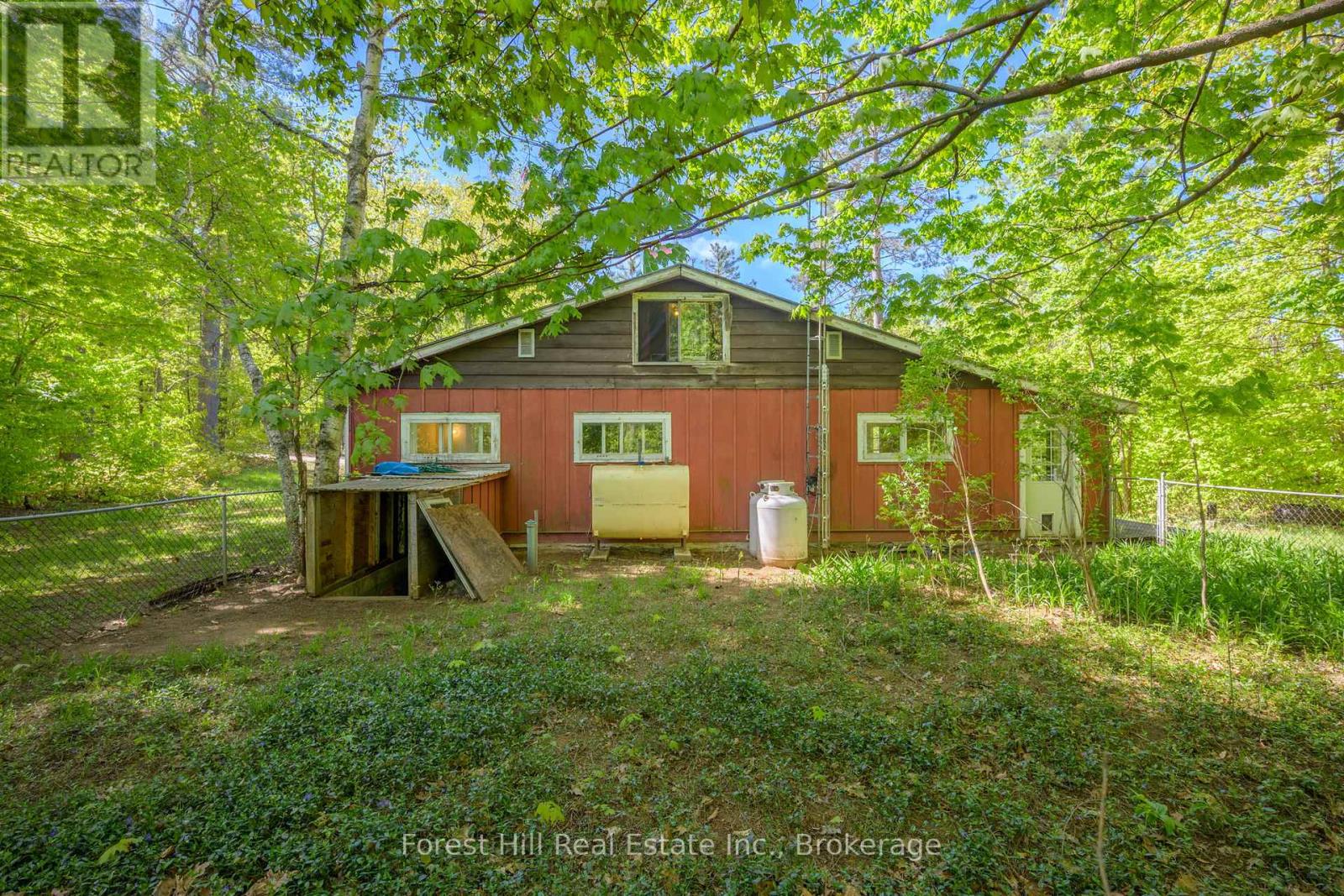 1015 Kidd Street, Muskoka Lakes (Wood (Muskoka Lakes)), Ontario  P0C 1M0 - Photo 34 - X12165906
