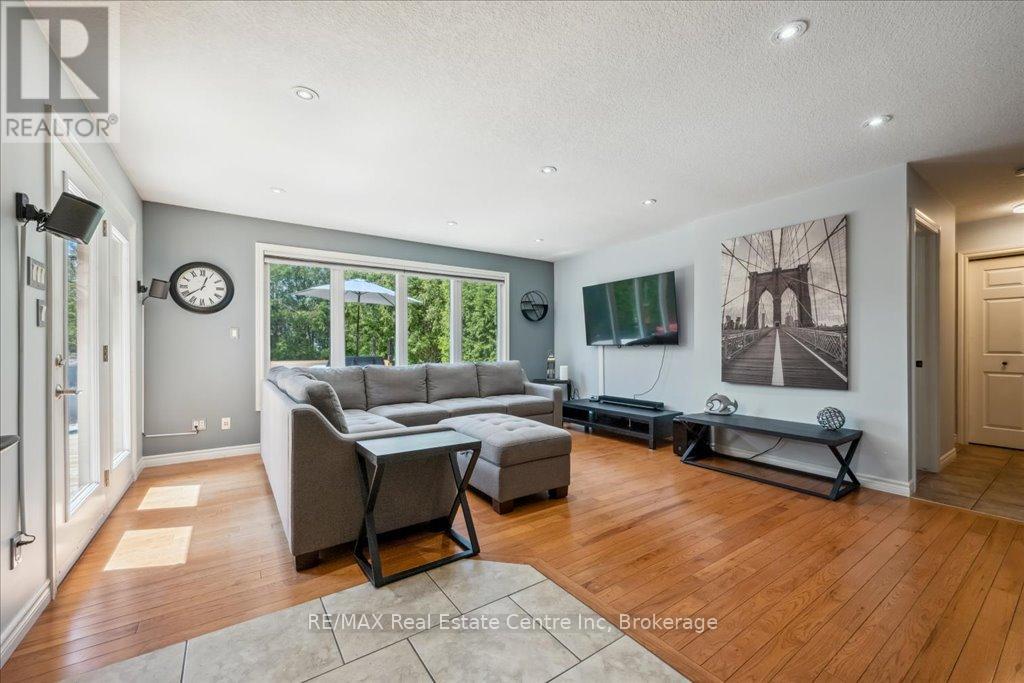 44 Glenburnie Drive, Guelph, Ontario  N1E 4C6 - Photo 17 - X12165978