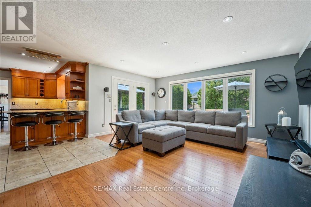 44 Glenburnie Drive, Guelph, Ontario  N1E 4C6 - Photo 19 - X12165978