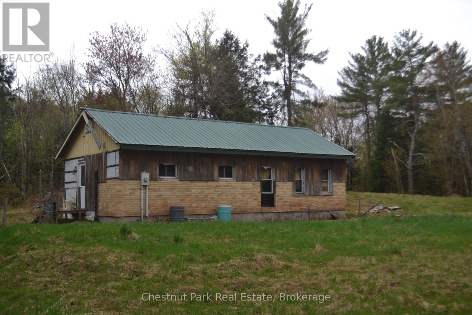 1987 Bear Cave Road, Muskoka Lakes (Cardwell), Ontario  P0C 1J0 - Photo 2 - X12166023