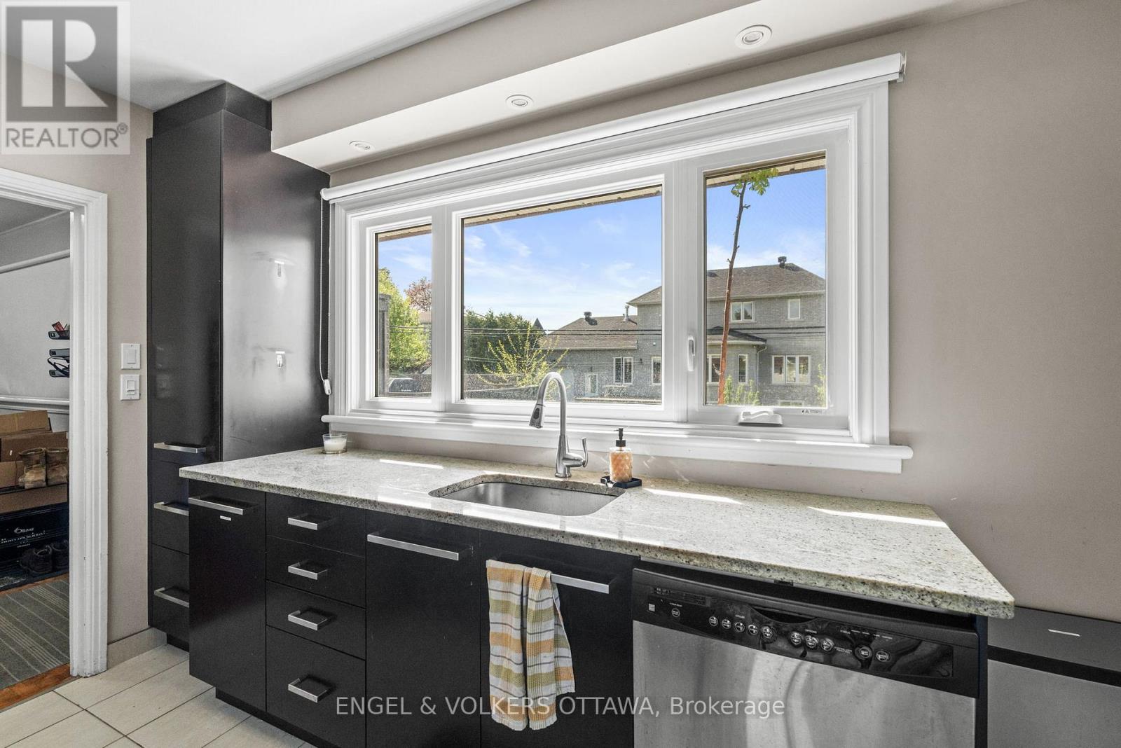 1372 Ridgedale Street, Ottawa, Ontario  K1T 1C5 - Photo 13 - X12165977