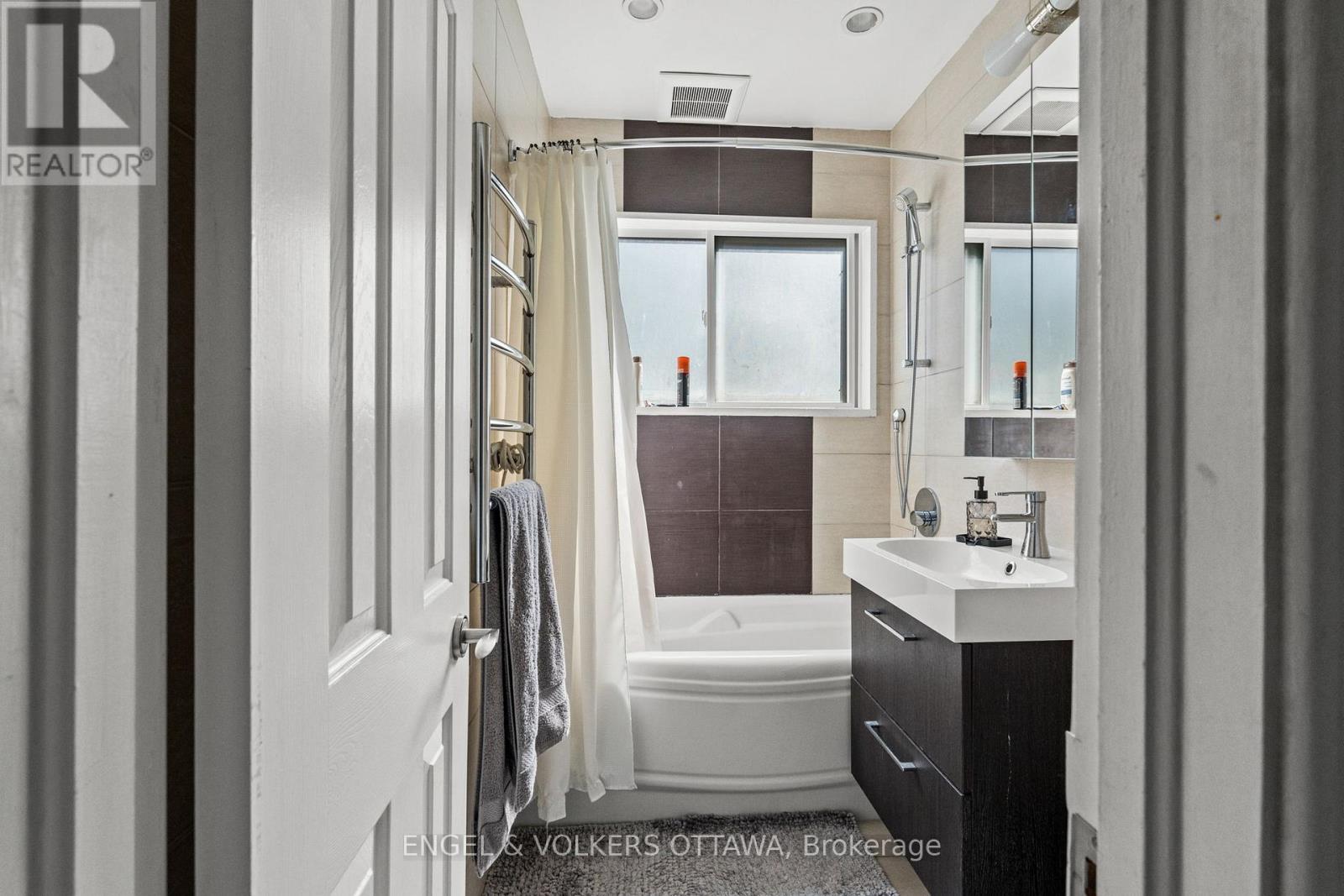1372 Ridgedale Street, Ottawa, Ontario  K1T 1C5 - Photo 17 - X12165977