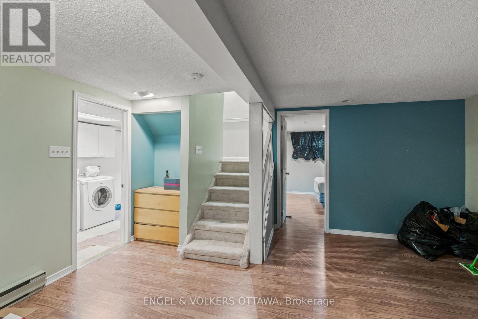 1372 Ridgedale Street, Ottawa, Ontario  K1T 1C5 - Photo 25 - X12165977