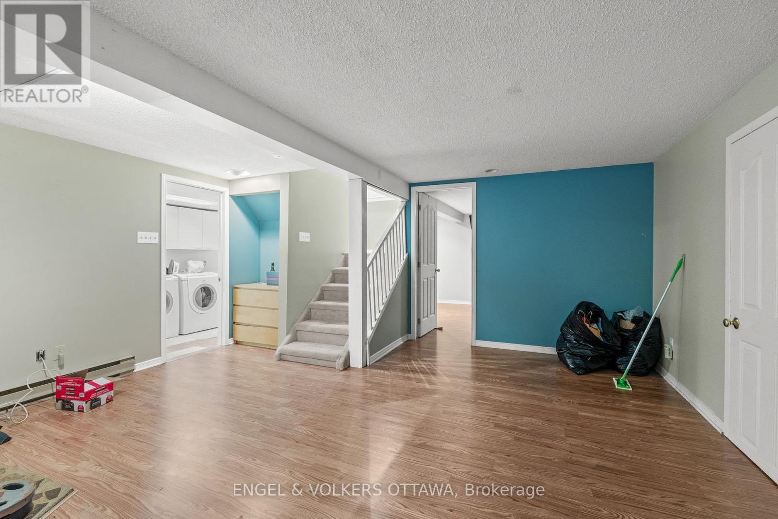 1372 Ridgedale Street, Ottawa, Ontario  K1T 1C5 - Photo 30 - X12165977