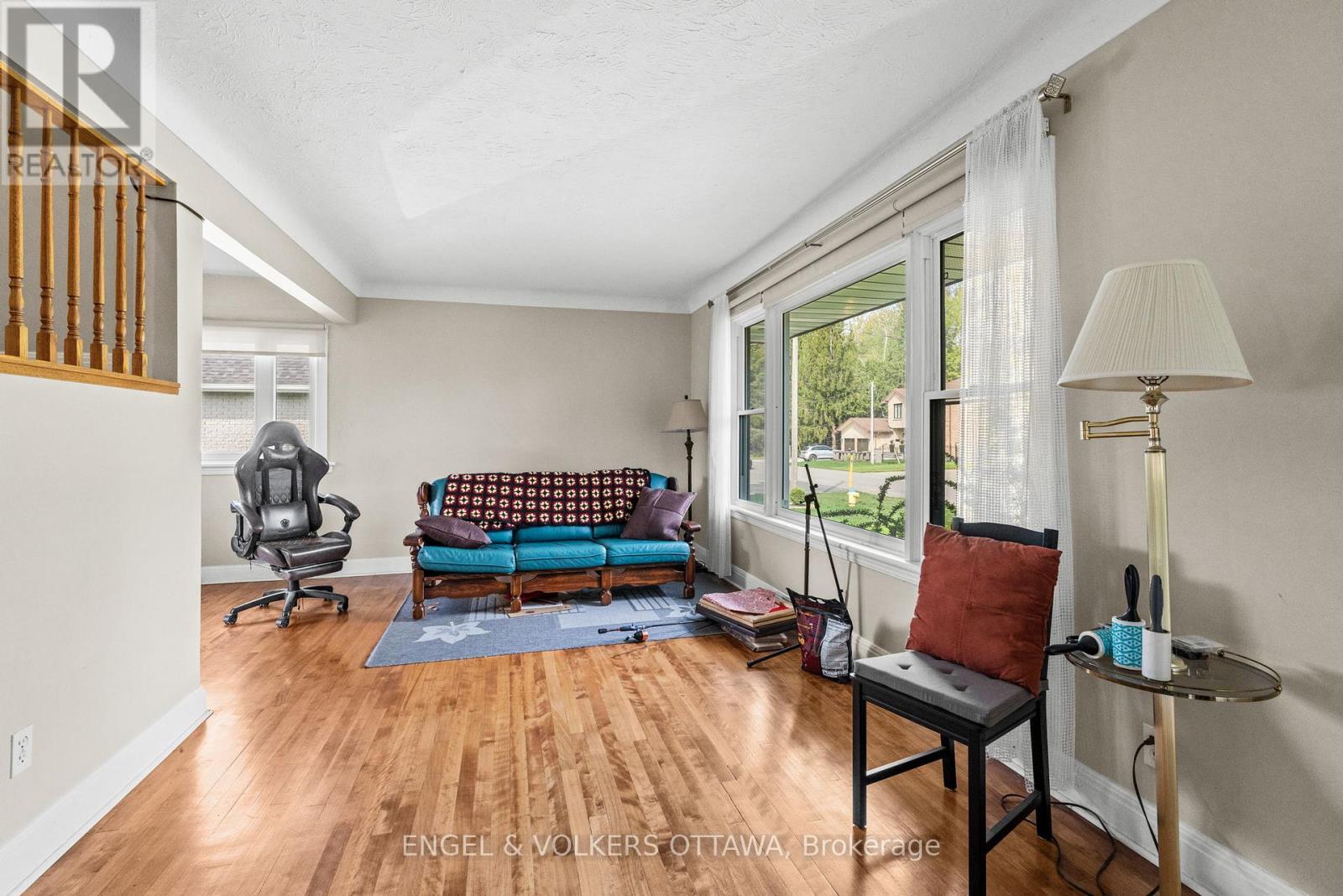 1372 Ridgedale Street, Ottawa, Ontario  K1T 1C5 - Photo 6 - X12165977