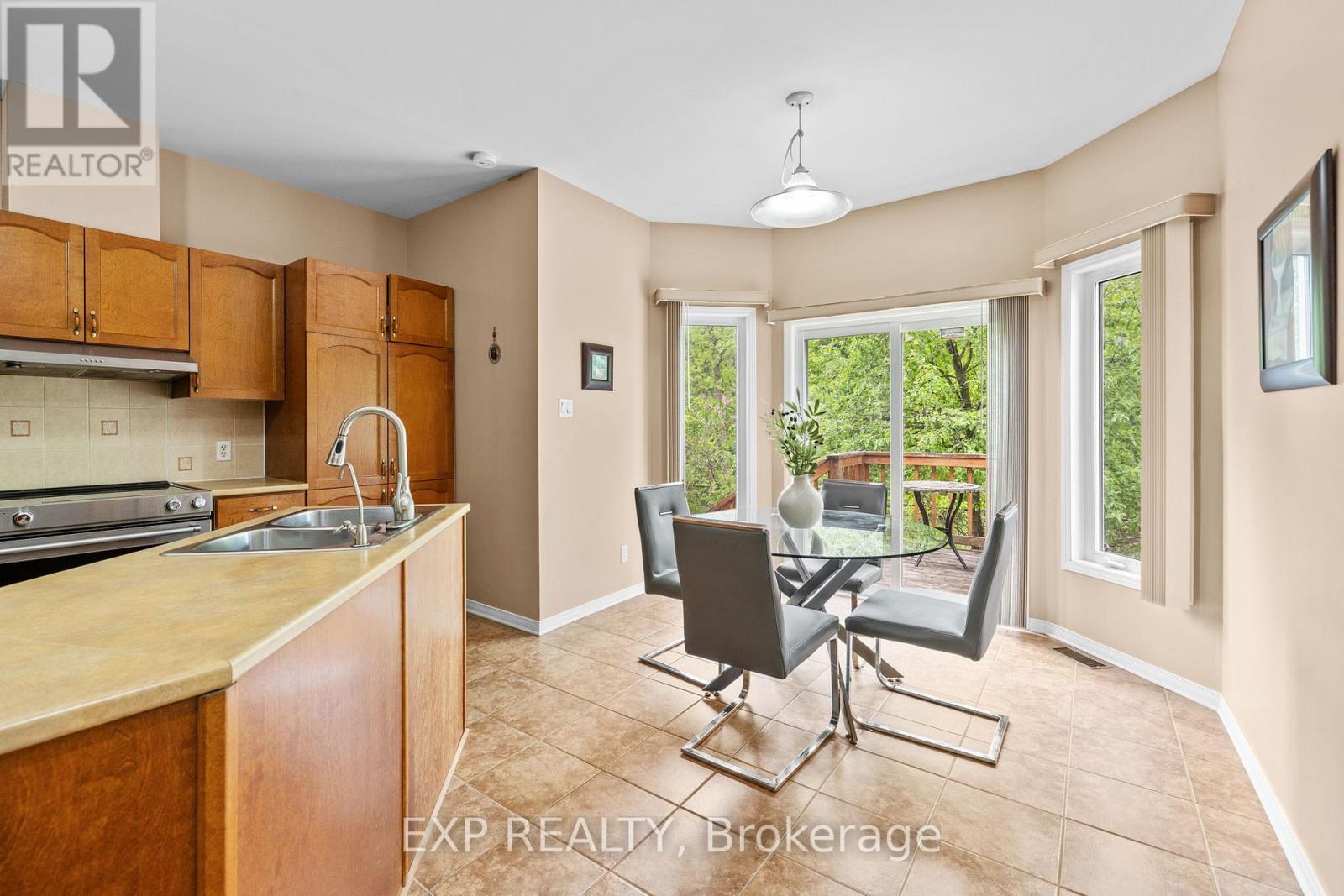 336 Wisteria Crescent, Ottawa, Ontario  K1V 0N5 - Photo 10 - X12165988