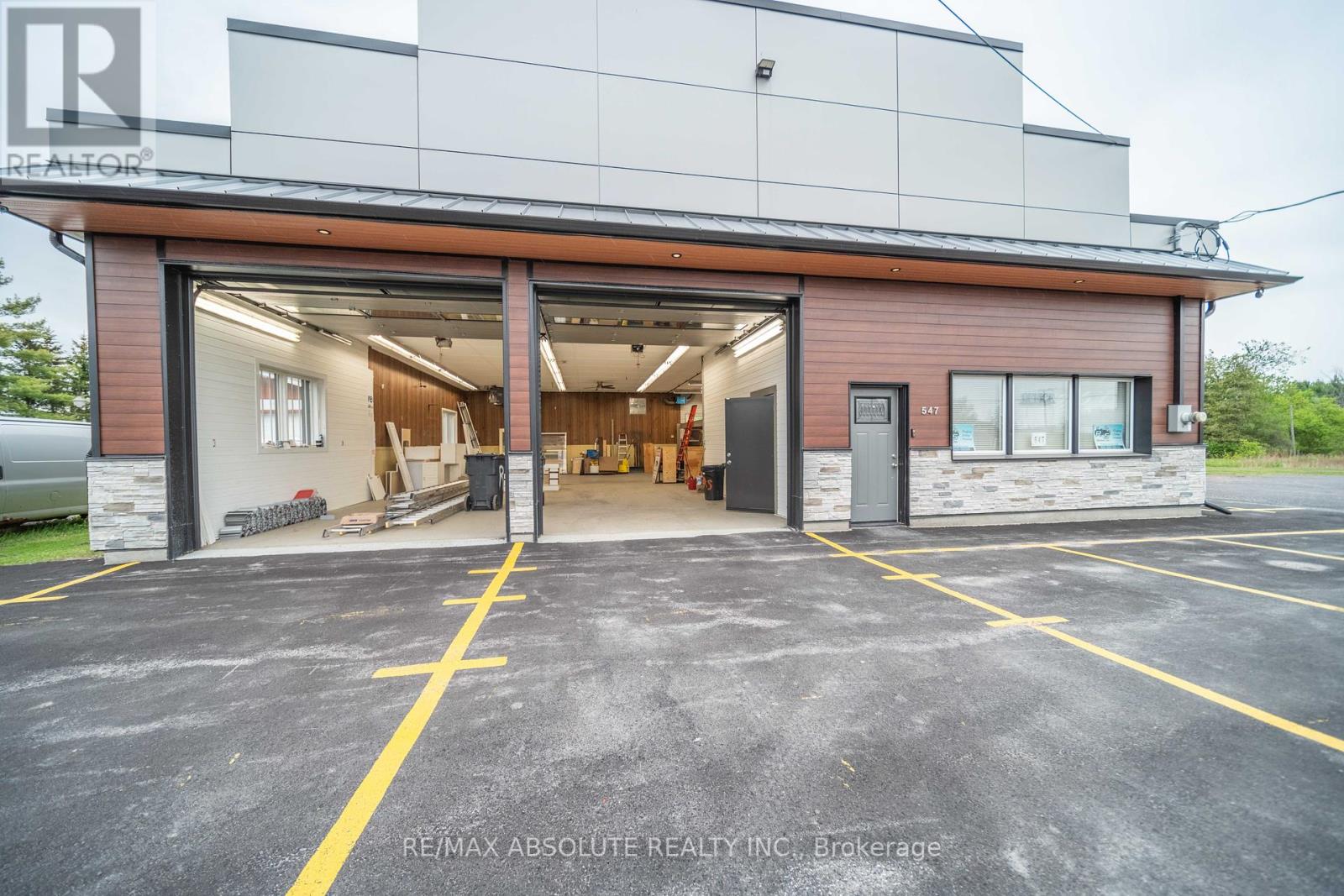 547 County Rd 9 Road, Alfred And Plantagenet, Ontario  K0B 1L0 - Photo 3 - X12166049