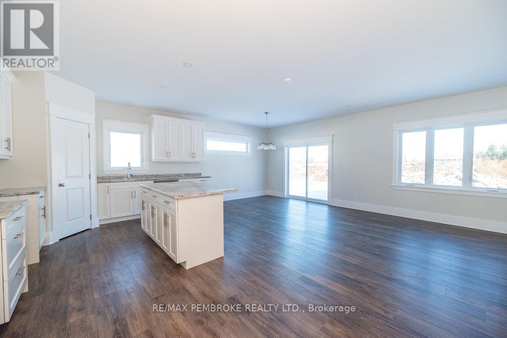 4 Durant Street, Petawawa, Ontario  K8H 0H3 - Photo 16 - X12166007