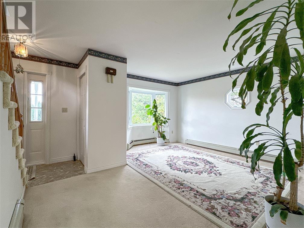 Property at 633 Queen Street image 4