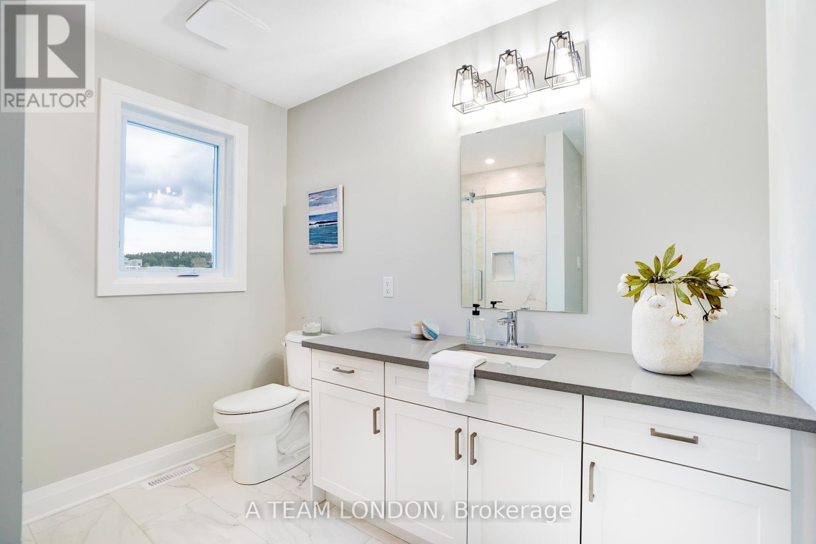 72 The Promenade, Central Elgin, Ontario  N5L 1C5 - Photo 23 - X12156555