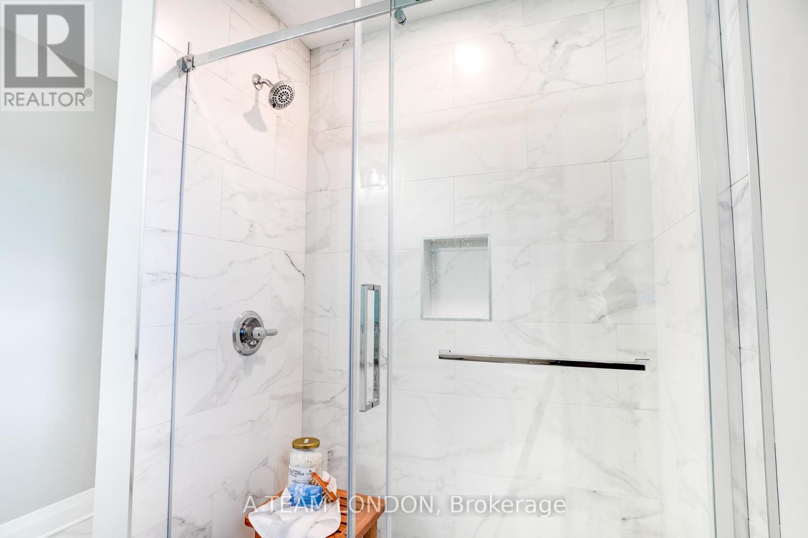 72 The Promenade, Central Elgin, Ontario  N5L 1C5 - Photo 25 - X12156555