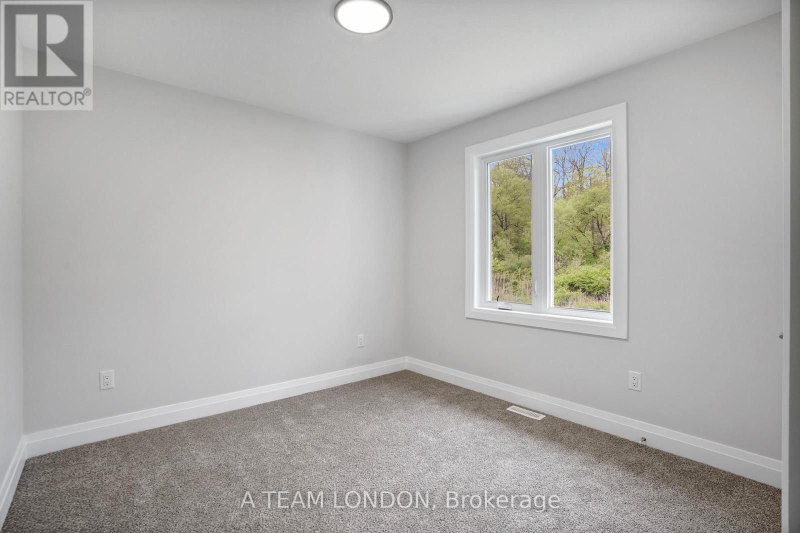 72 The Promenade, Central Elgin, Ontario  N5L 1C5 - Photo 33 - X12156555