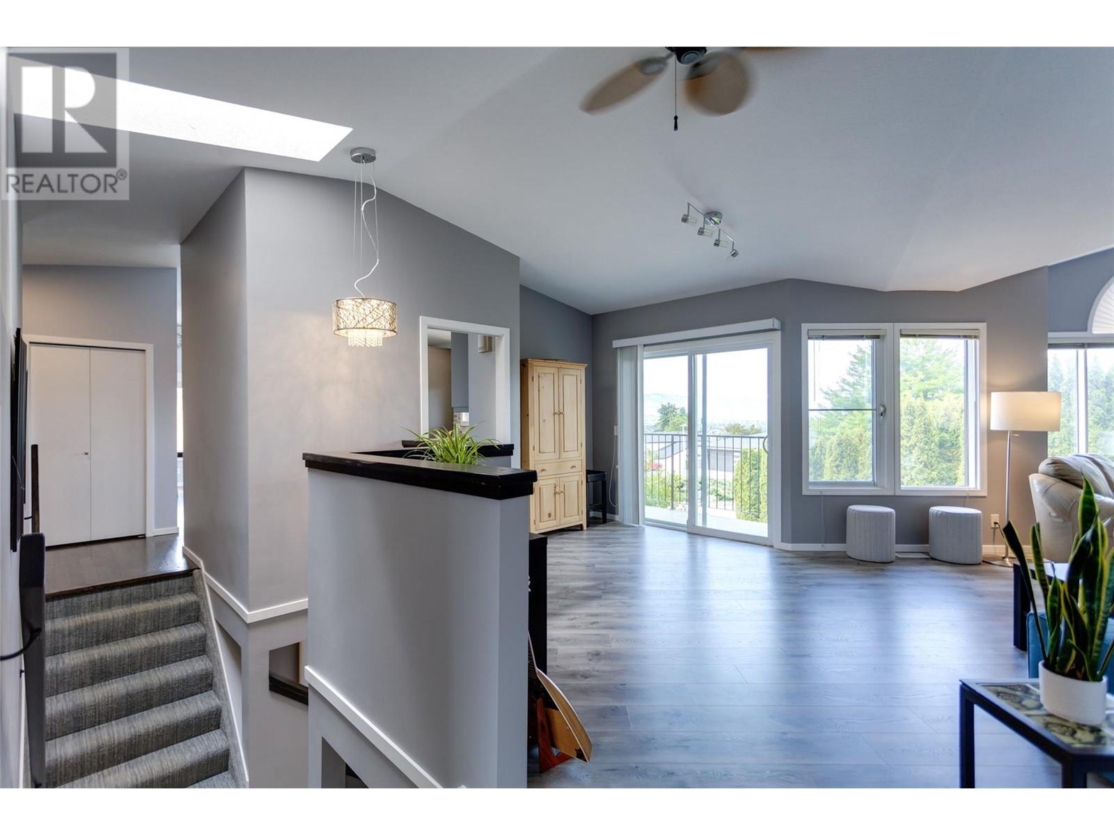 1035 Sutcliffe Court, Kelowna, British Columbia  V1P 1B6 - Photo 11 - 10348841
