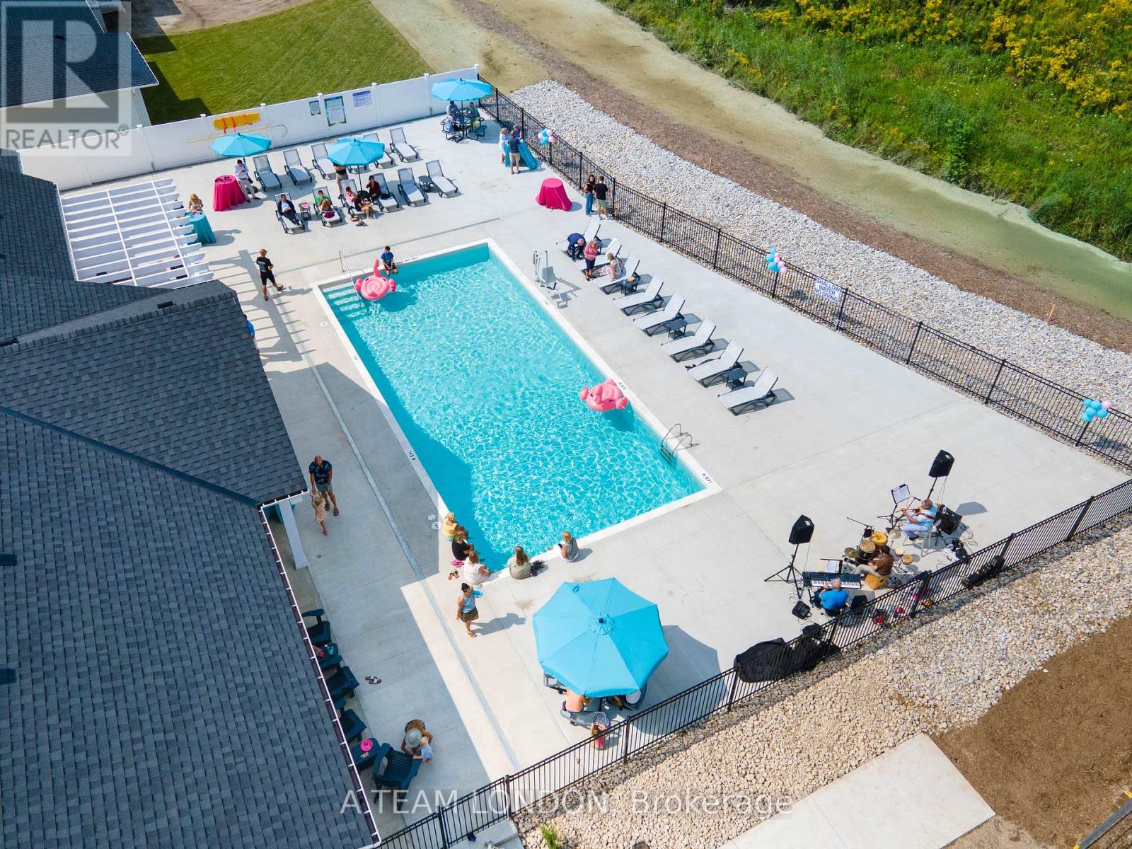 72 The Promenade, Central Elgin, Ontario  N5L 1C5 - Photo 45 - X12156555