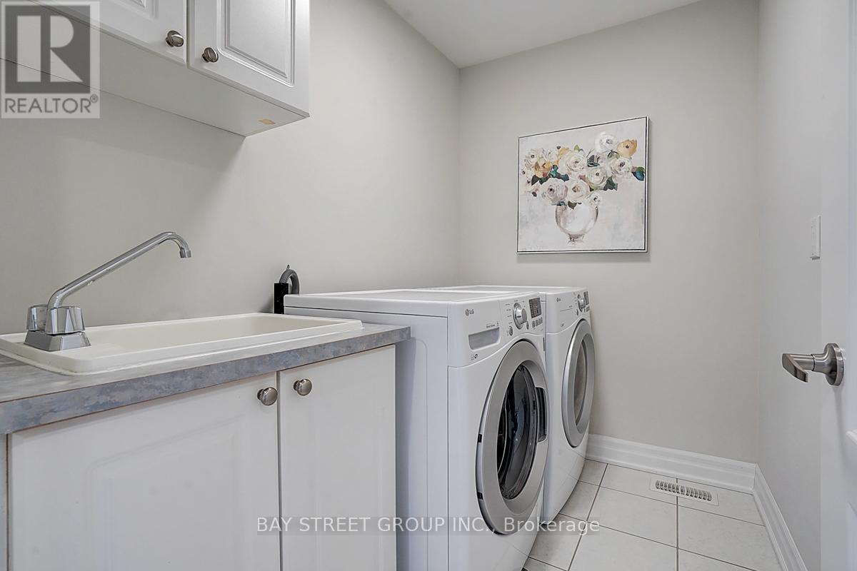 100 Dovetail Drive, Richmond Hill, Ontario  L4E 5A7 - Photo 45 - N12014251