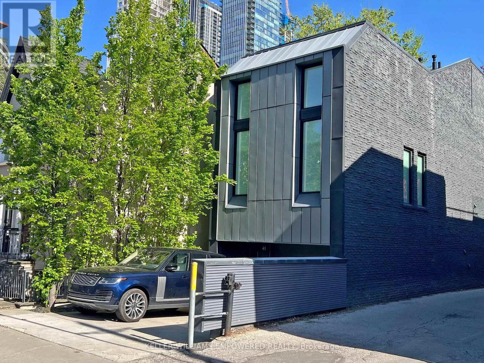 41 Berryman Street, Toronto, Ontario  M5R 1M7 - Photo 2 - C12165767