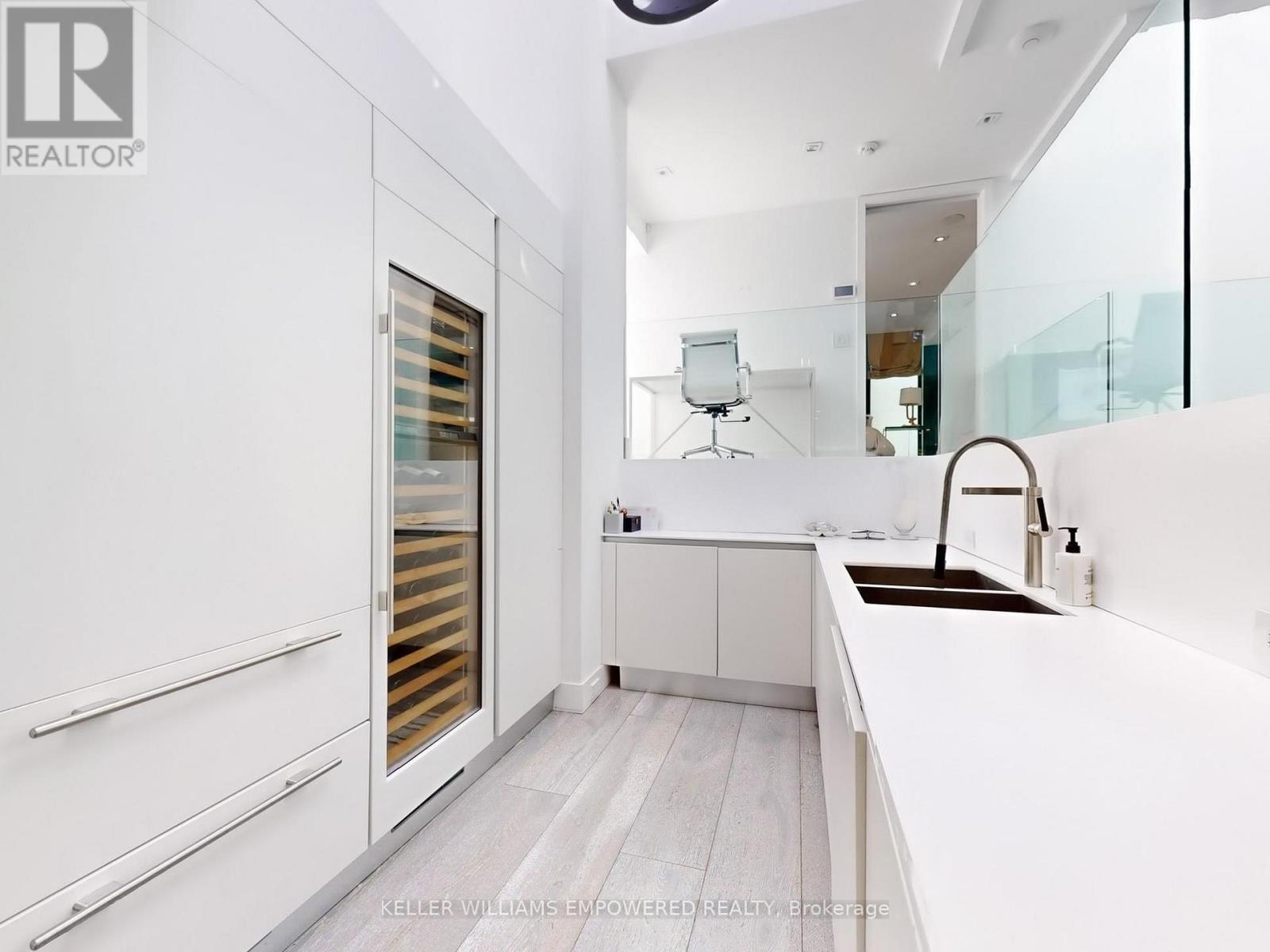 41 Berryman Street, Toronto, Ontario  M5R 1M7 - Photo 9 - C12165767