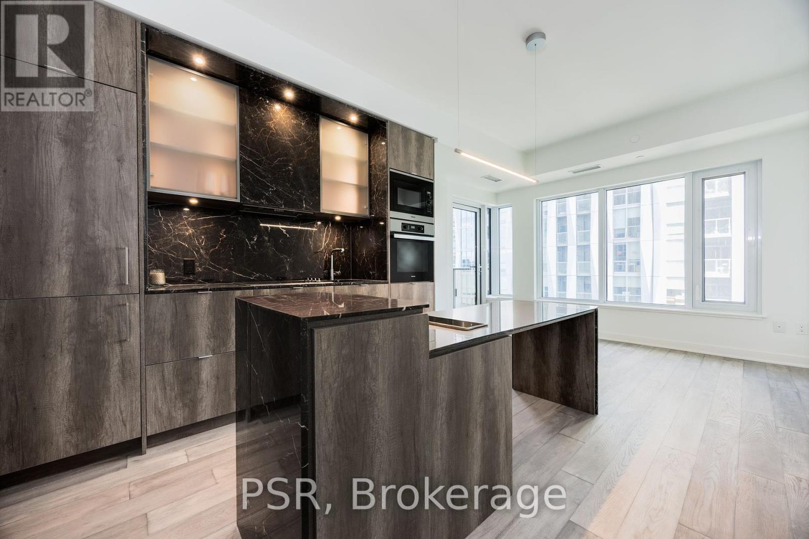 2707 - 11 Yorkville Avenue, Toronto (Annex), Ontario  M4W 1L2 - Photo 1 - C12165834