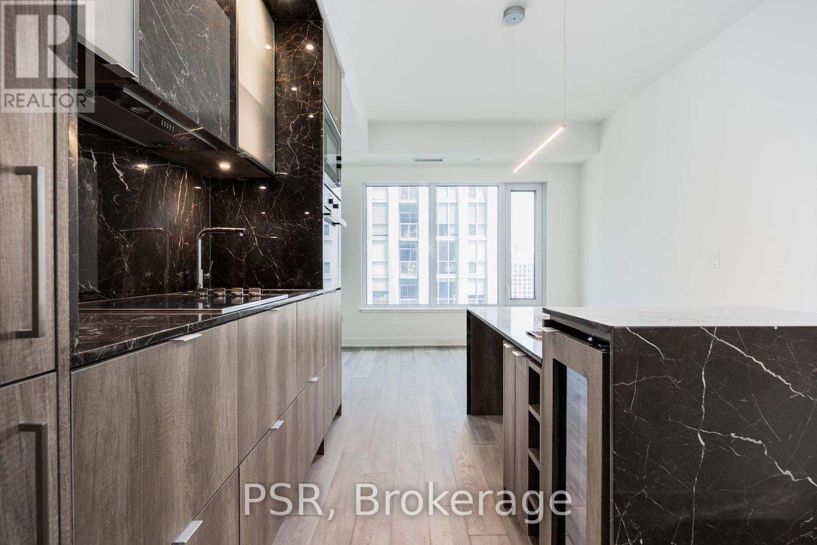 2707 - 11 Yorkville Avenue, Toronto (Annex), Ontario  M4W 1L2 - Photo 3 - C12165834
