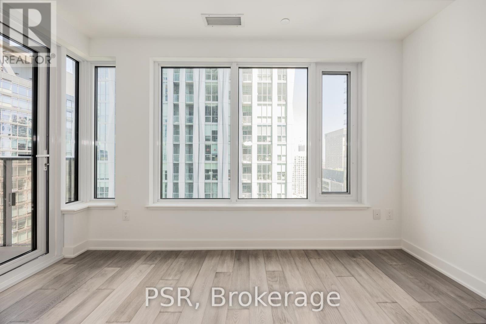 2707 - 11 Yorkville Avenue, Toronto (Annex), Ontario  M4W 1L2 - Photo 5 - C12165834