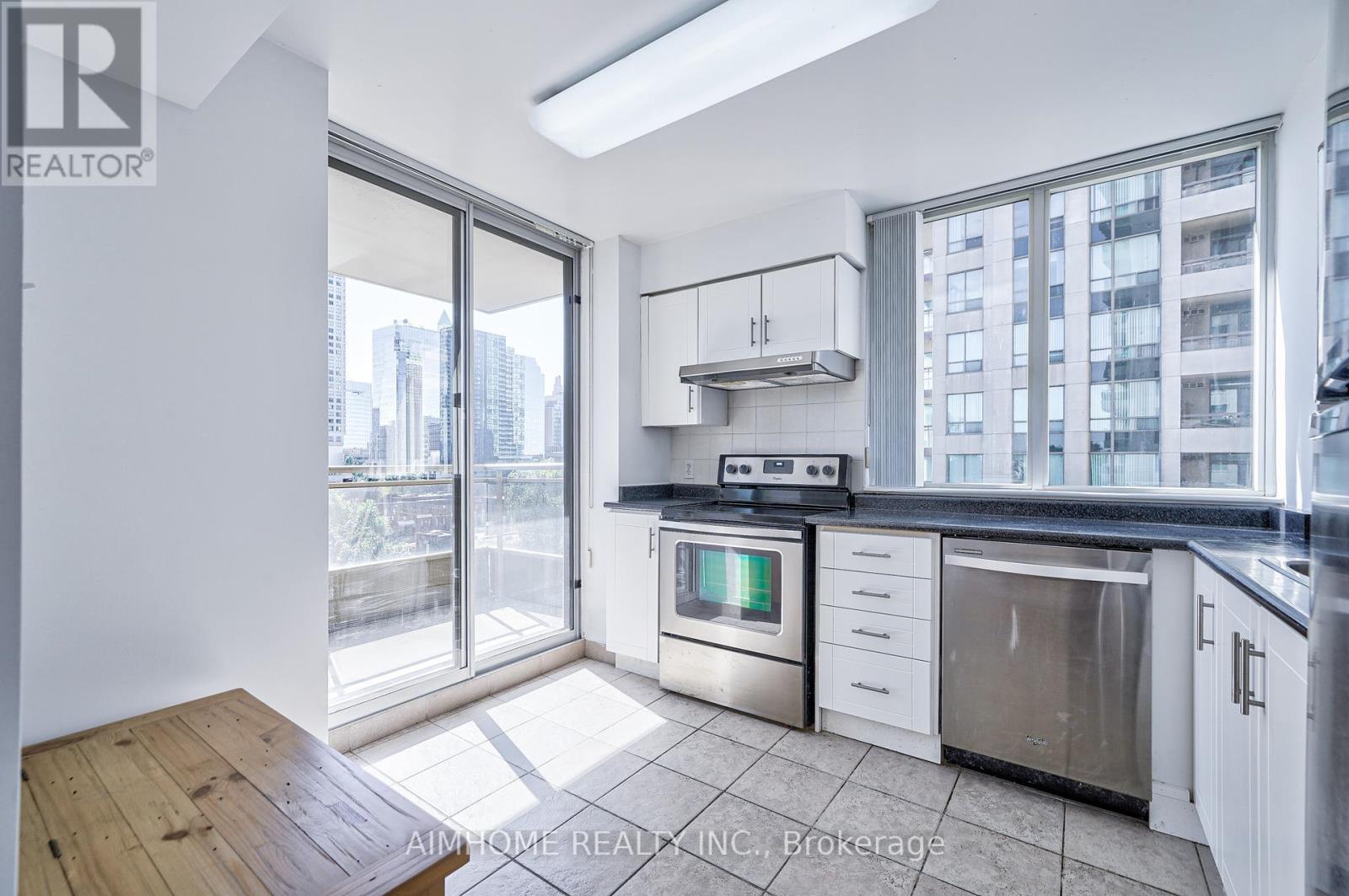 710 - 256 Doris Avenue, Toronto, Ontario  M2N 6X8 - Photo 16 - C12165842