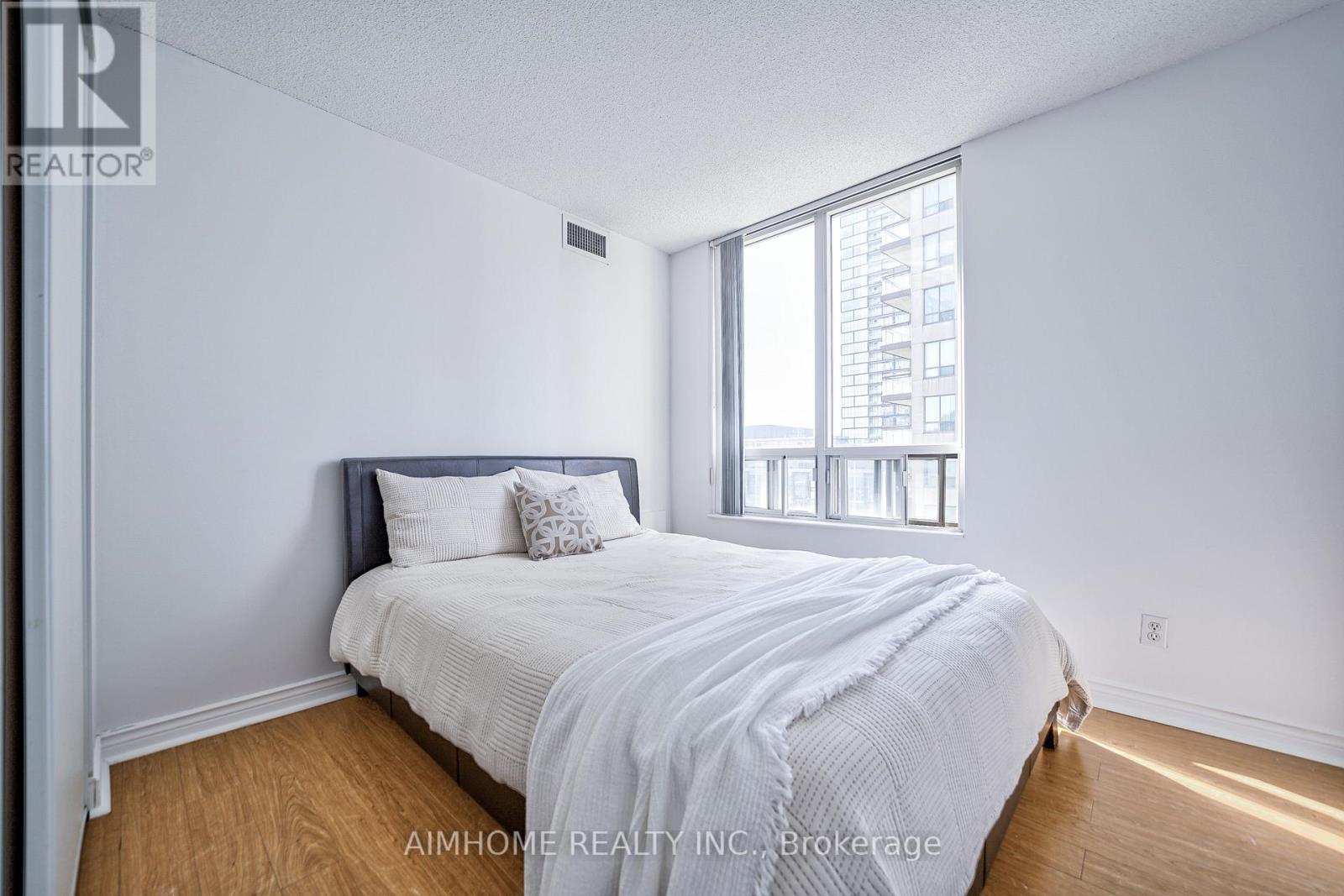 710 - 256 Doris Avenue, Toronto, Ontario  M2N 6X8 - Photo 25 - C12165842